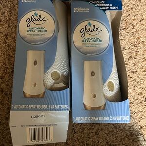 2 Glade Automatic Spray Holders and 3 Clean Linen Refills